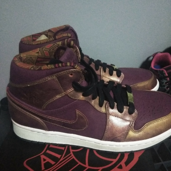 Authentic Air Jordan 1. - Picture 4 of 7